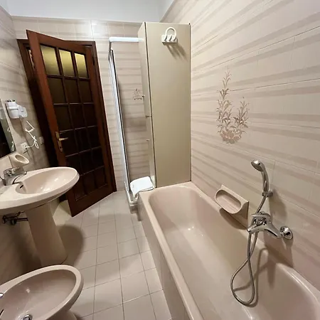 - Ca' Broni Bed and Breakfast
